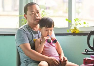 4岁中国最小背包客走红 父母:学会吃苦才懂珍惜和独立