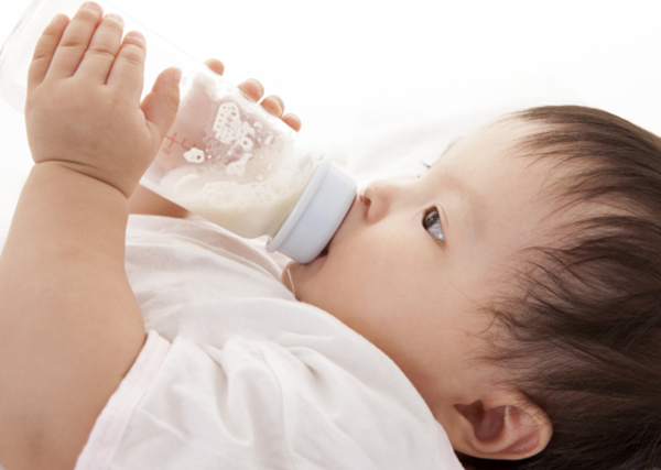 Ozcare澳仕卡牛：4种喂养方式 影响宝宝牙齿健康