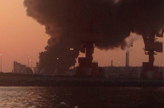 常熟一化工厂发生大火 现场浓烟滚滚
