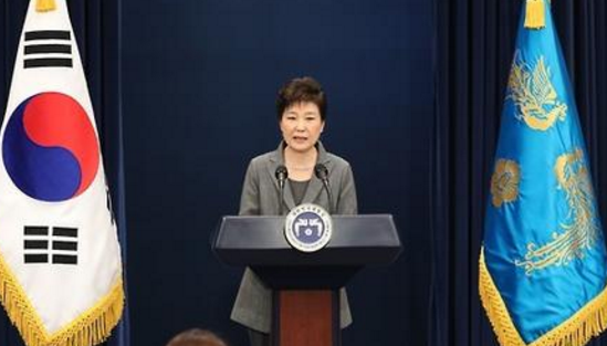 朴槿惠发表讲话:将遵守规定辞去总统职务