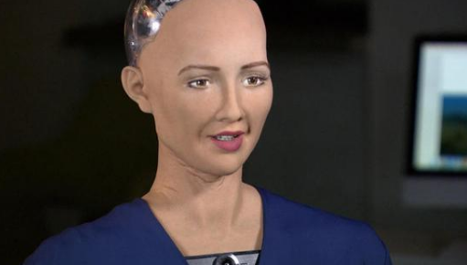 名嘴采访机器人被调戏 段子手人工智能坦言自己很复杂