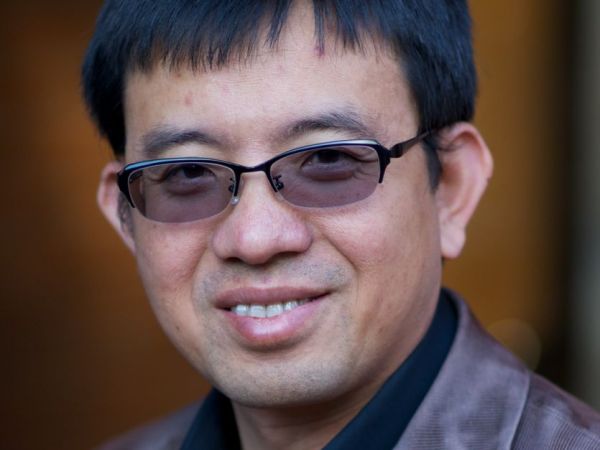 美华裔教授遇刺身亡 学生作案动机成疑