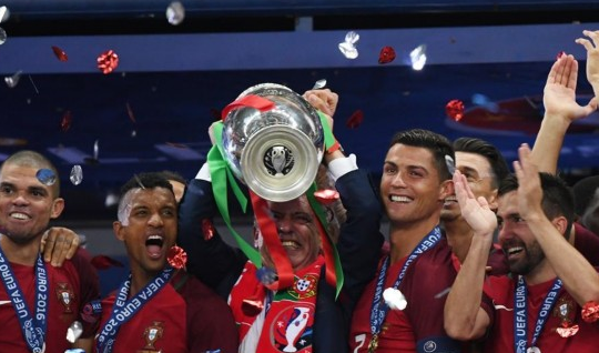 葡萄牙欧洲杯夺冠 C罗早退结局竟逆转