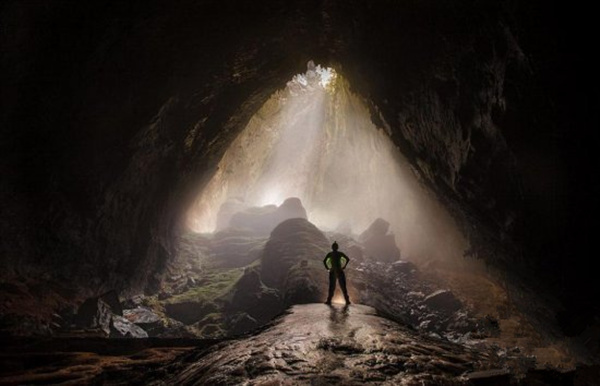 越南发现世界最大洞穴 内有雨林河道景色壮观